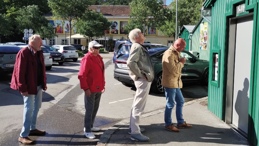 FPÖ Baden fordert nach mehr als 300 Unterschriften eine praxistaugliche Toilettenlösung am Brusattiplatz und Grünen Markt.